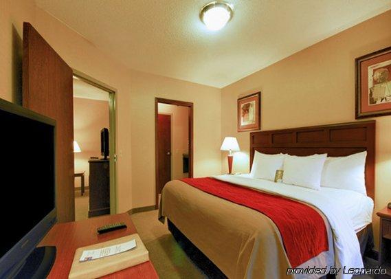 Red Roof & Bloomsburg -